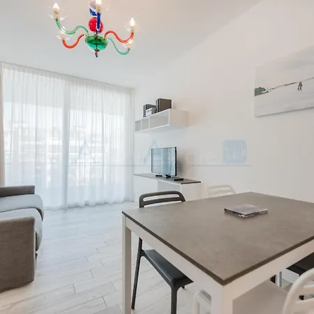 Apartment Palm 3